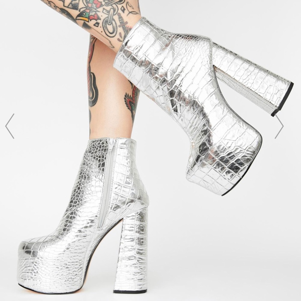 Platform boots
